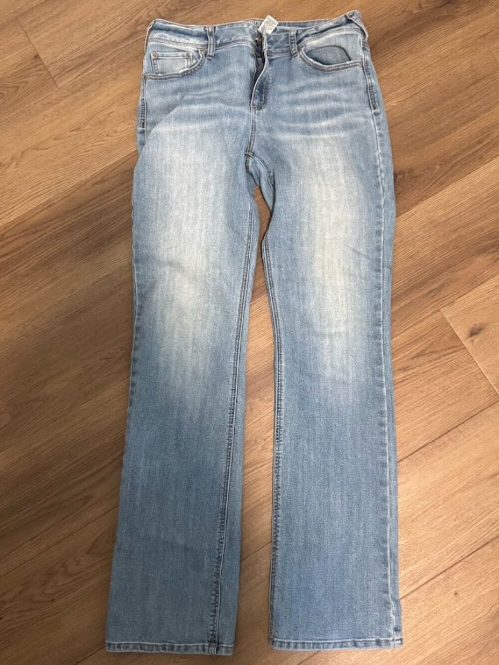 Maurices Light Wash Denim Jeans 11/12 Long